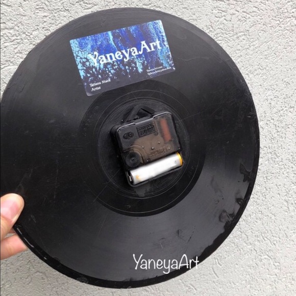 Abstract acrylic and resin 12” Vinyl Record Clock - Picture 4 of 4